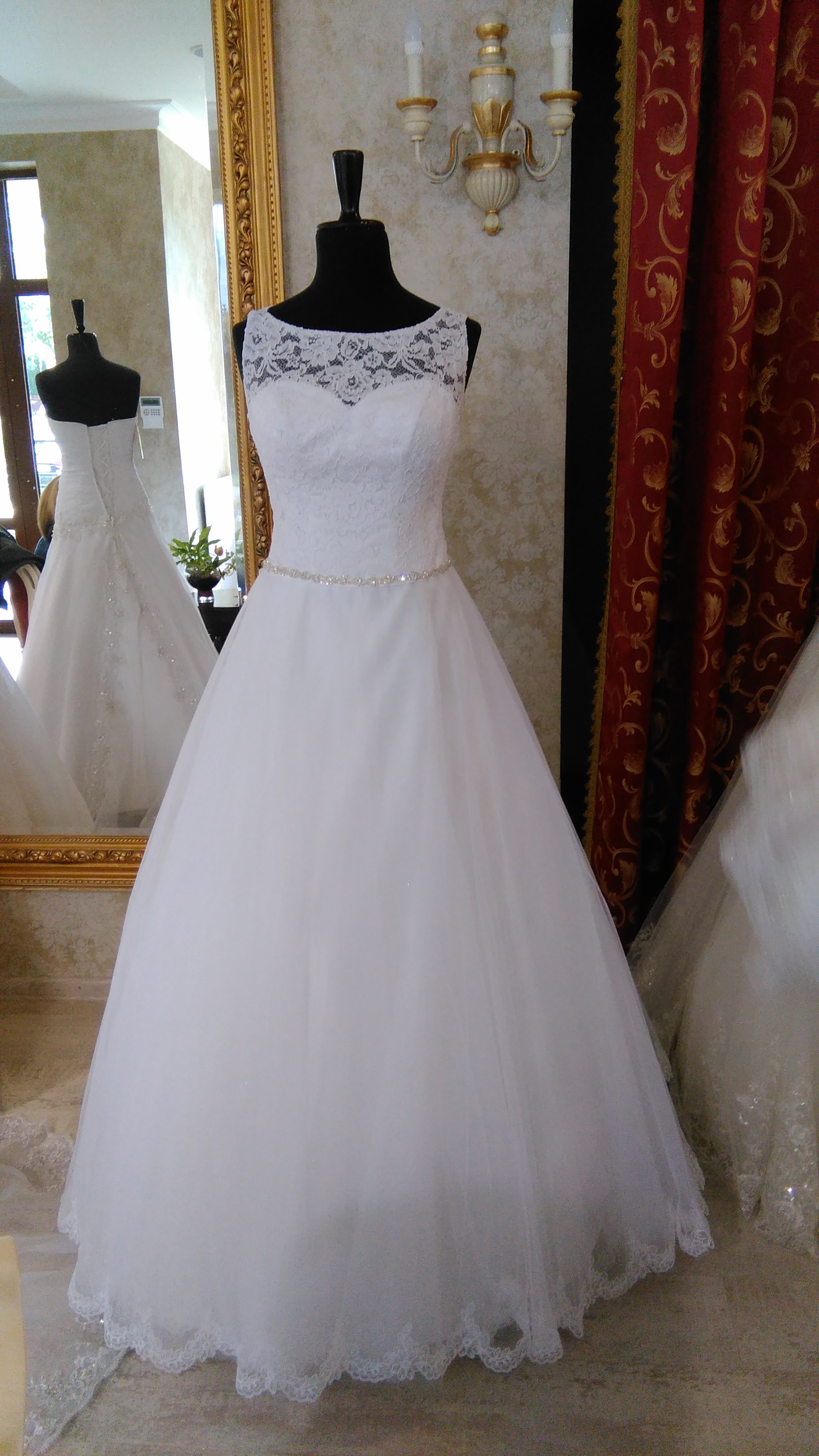 Suknia ślubna z kolekcji Salon Monika